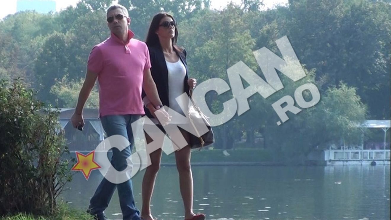 Imagini demne de "Liceenii" cu Sanchi si noua lui cucerire! Se tin de mana si se plimba romantici pe malul apei