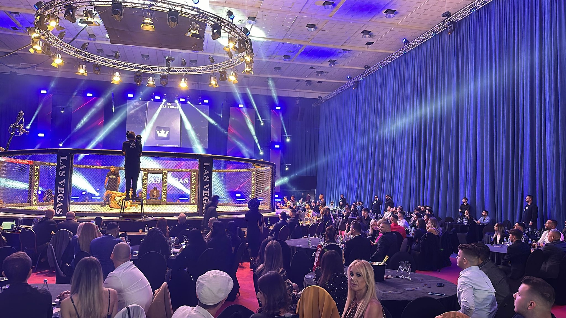 Vladimir Drăghia l-a învins prin strangulare pe Cornel Păsat în cușca MMA! Soția, Alice, a refuzat să vină să-l vadă