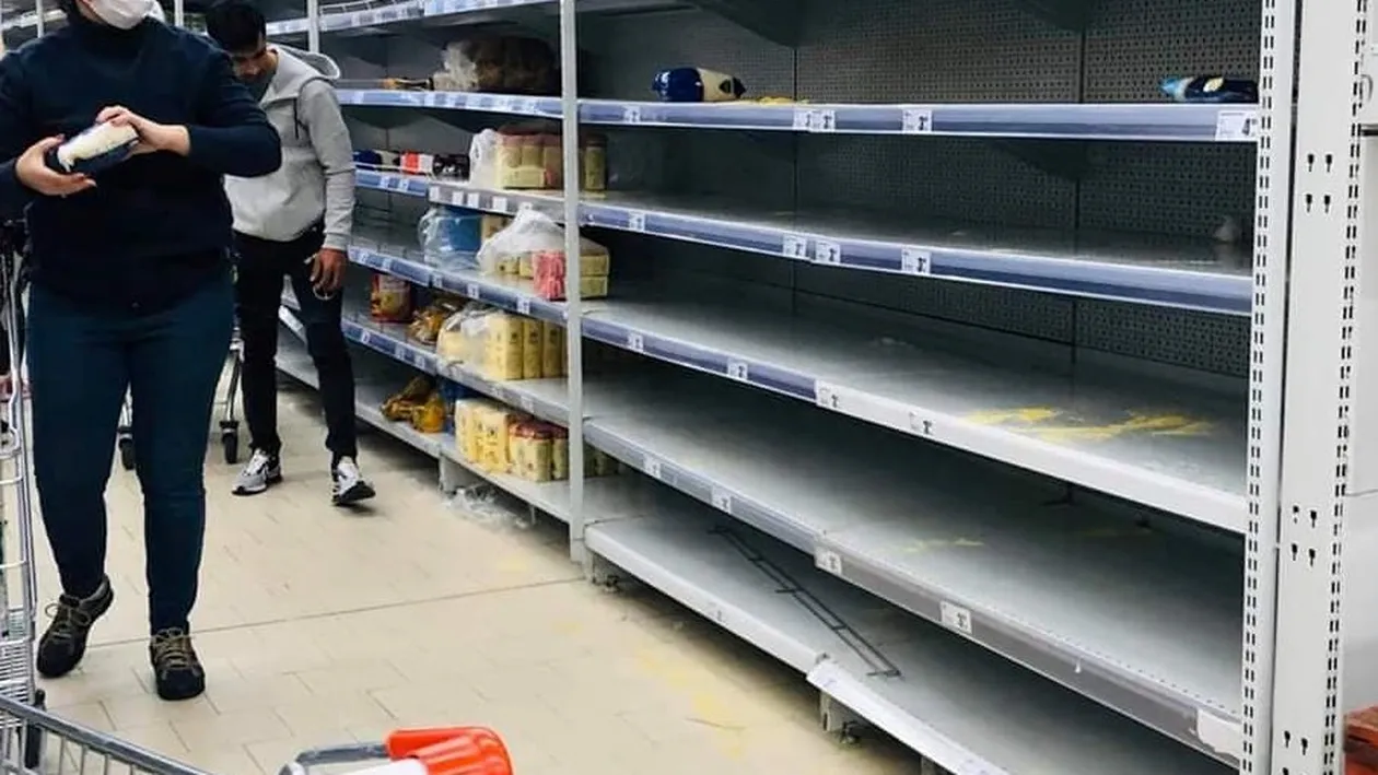 Magazinele din România, decizie radicală! Dispar zahărul, făina și uleiul de pe rafturi?