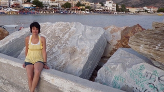 Raluca Arvat, pentru prima data in Grecia: "Apa e atat de limpede ca poti sa vezi si solzii pestisorilor care-ti inoata la picioare"