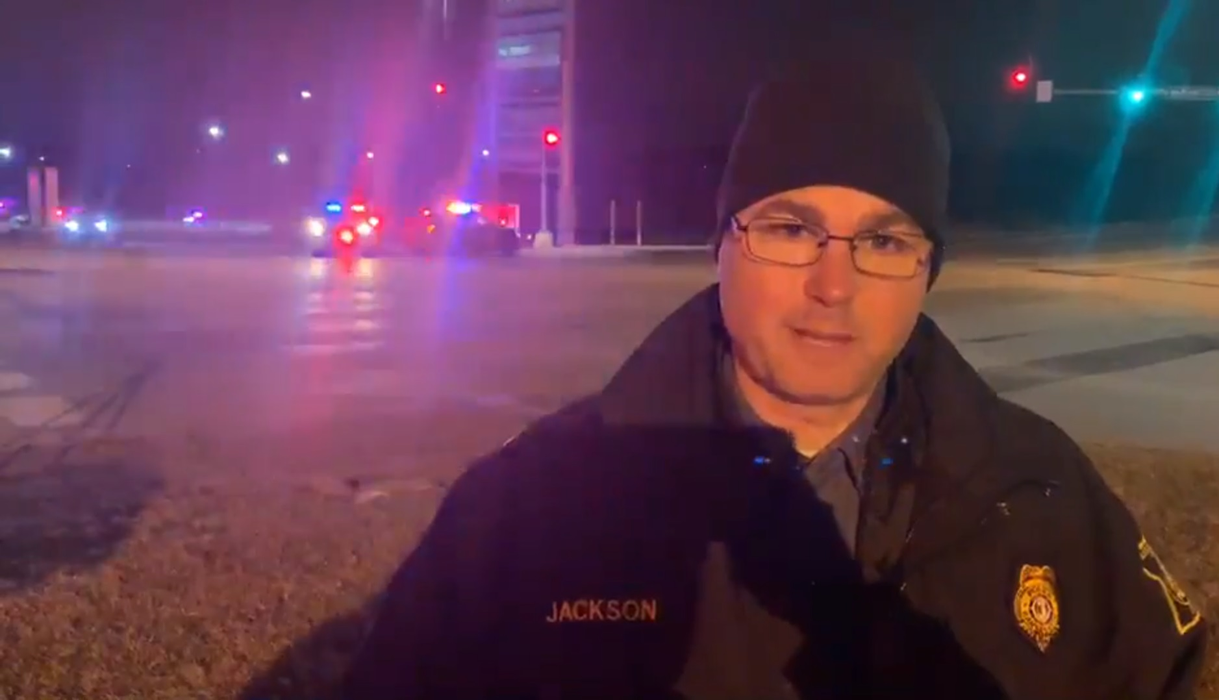 Atac armat în orașul Kansas! Sunt cel puțin 2 morți și 15 răniți