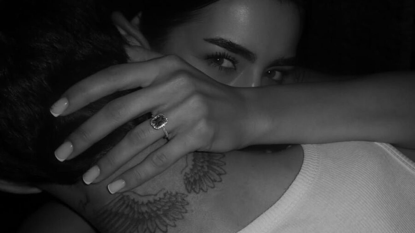 Vestea momentului! Celebrul cuplu din România s-a logodit. A cerut-o de soție cu un inel uriaș