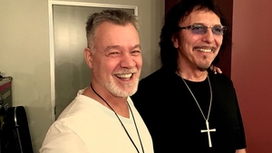 Eddie van Halen a murit la 65 de ani după ce cancerul i s-a răspândit în creier, dar și în alte organe. Omagiul sfâșietor pe care fosta soție l-a adus celebrului chitarist