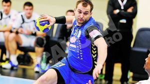 Handbalistul Marius Stavrositu nu se satura de distractie! A mers la reunire direct din discoteca