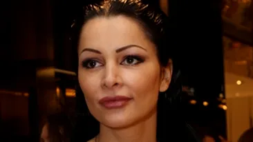 Ilie Nastase s-a dat pe Mini! Merge cu masina Brigittei la intalniri