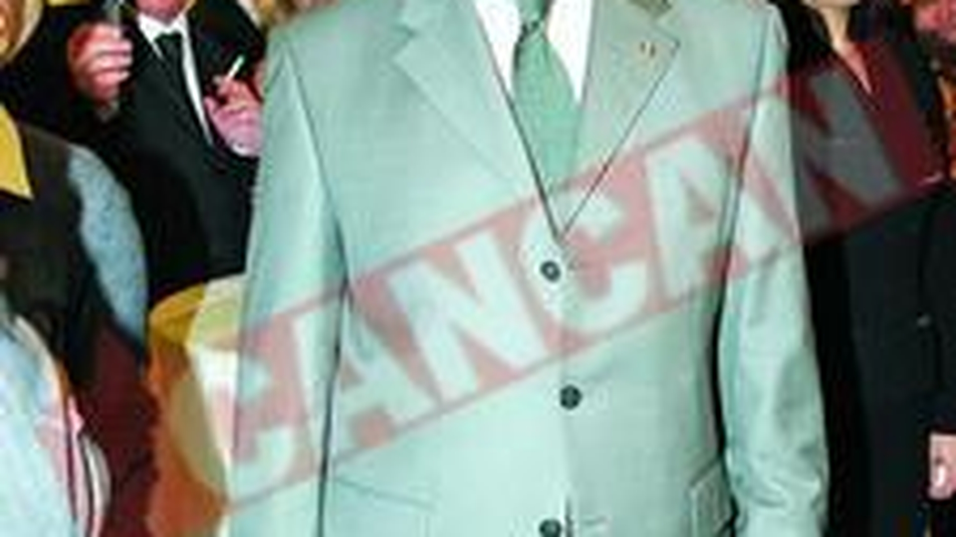 Tariceanu condamna profanarile