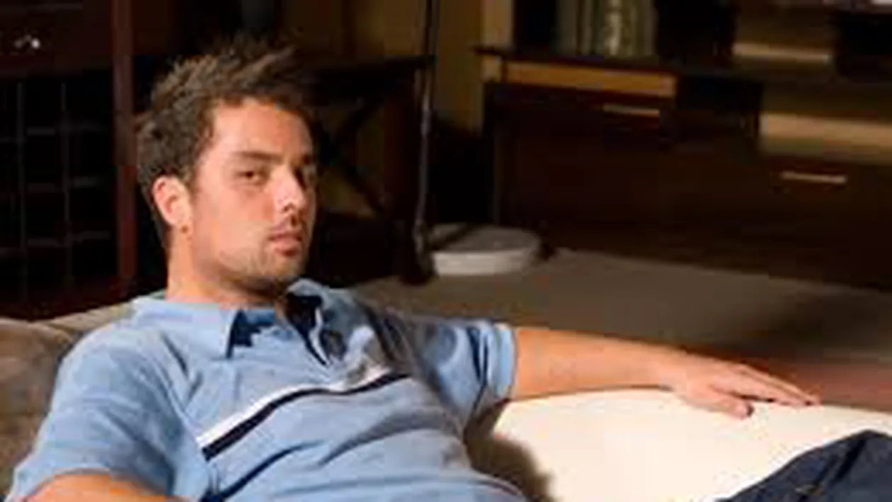 Tudor de la Fly Project, operat de urgenta! Solistul se afla la un concert in Rusia si i s-a facut rau pe scena.