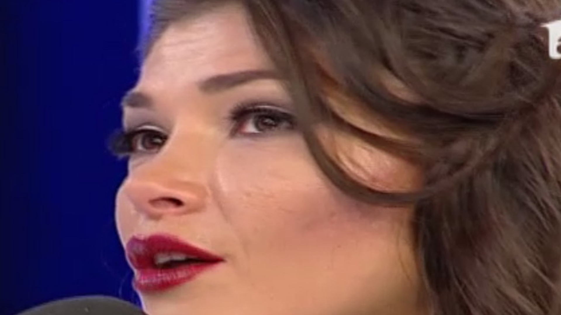 Cuprinsa de disperare la 3 luni de la divort! Ce prezentatoare TV nu se poate aduna de cand a ramas singura pe lume!