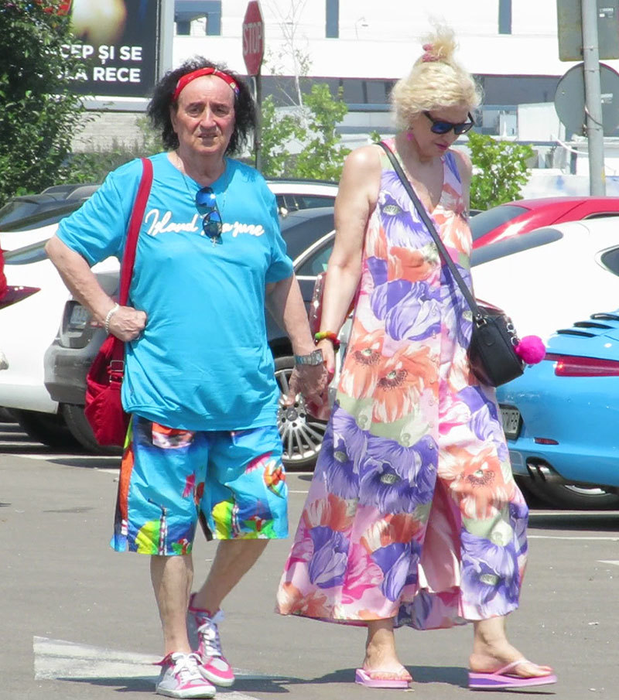 Marian Nistor şi Dorina sunt, cu siguranţă, cel mai colorat cuplu de pe litoral