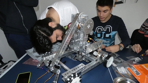 Se întâmplă într-un laborator din Slatina. Maternitatea de roboţi