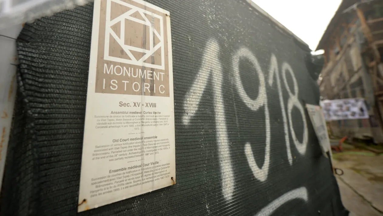 Curtea Veche, pata de pe obrazul Bucureștiului: O restaurare începută acum mai bine de 10 ani cu termen de finalizare etern