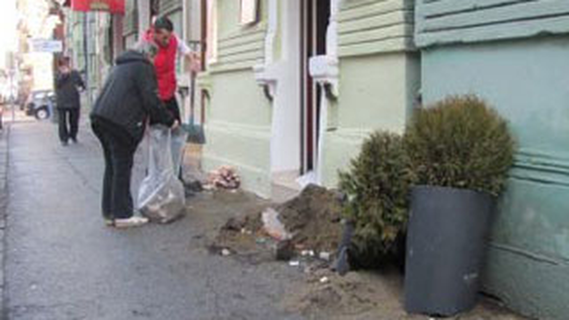 A intrat cu masina intr-un restaurant din Timisoara dupa care a fugit!