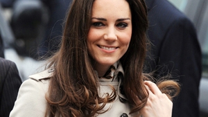 Kate Middleton da tonul in moda pensatului! Tot mai multe femei vor sa aiba sprancene identice cu cele ale Ducesei de Cambridge