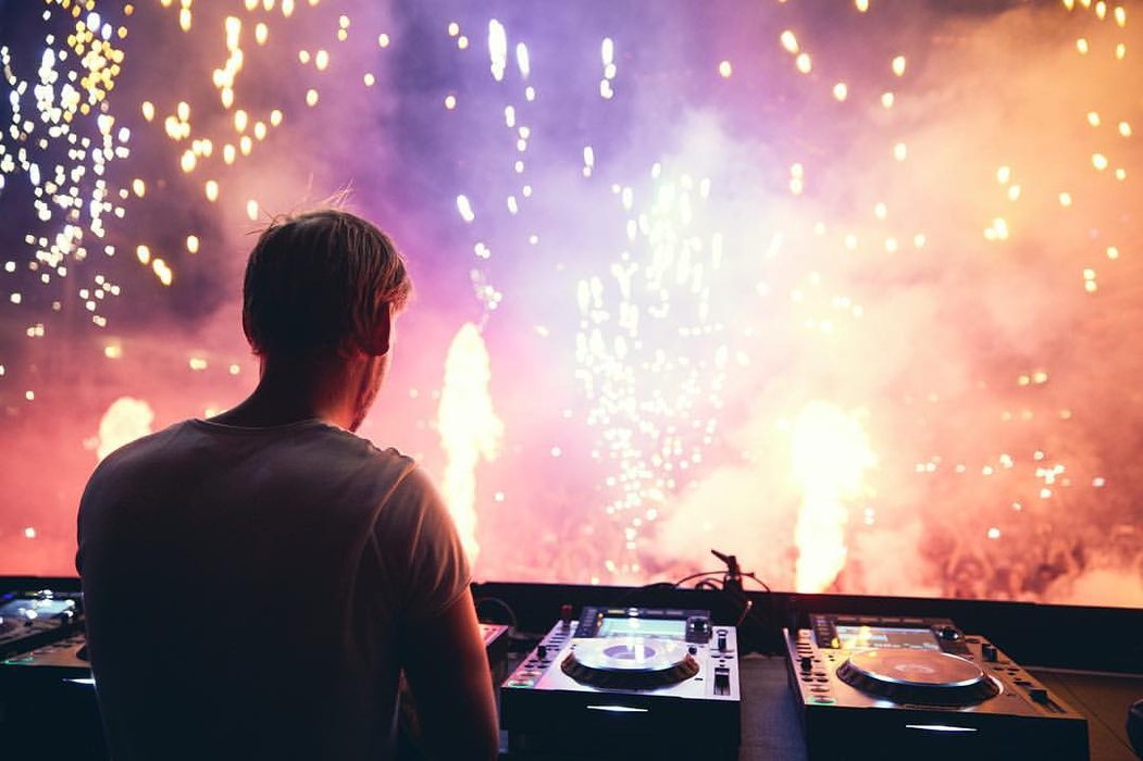 Un video cu Avicii înainte să moară a făcut înconjurul lumii! Dj-ul abia putea să-și țină ochii deschiși