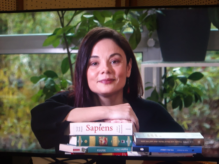 Nadine Vlădescu l-a acuzat pe Olaianos ca a abuzat-o, iar realizatorul emisiunii Replay a fost concediat (Foto: Facebook)
