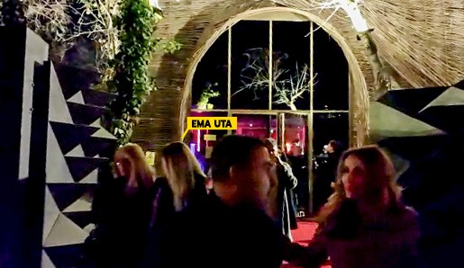 Ema Uta, alături de prietenele ei (Foto: CANCAN.RO)