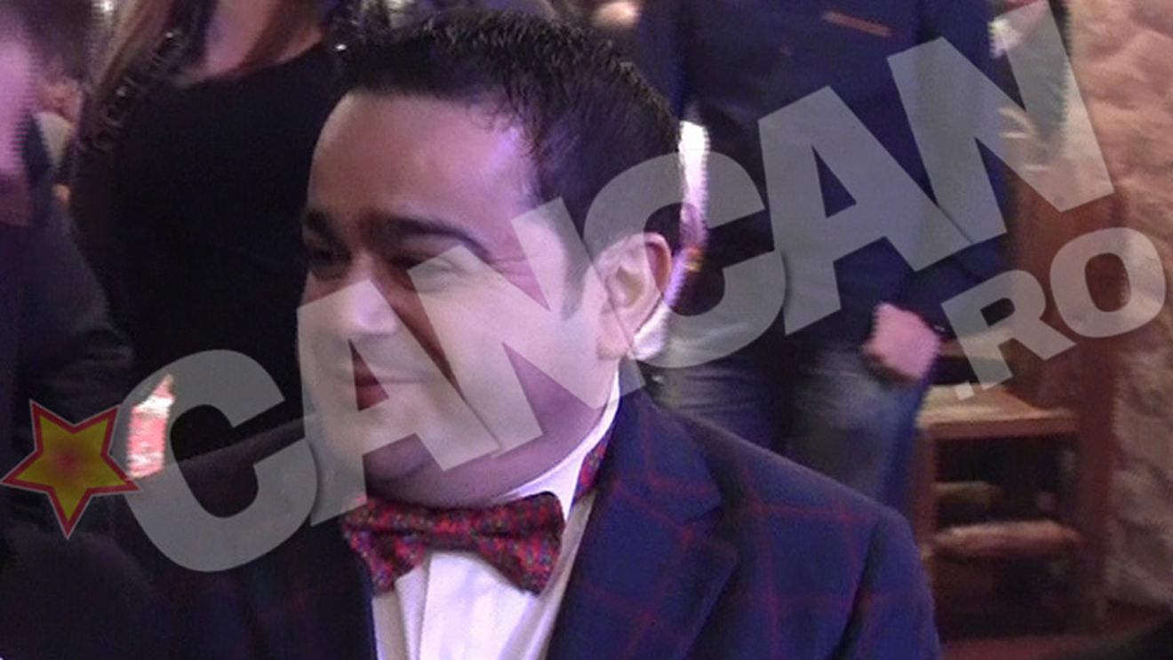 Chef de chef la Revelionul lautarilor! Adi Minune si Florin Salam al Albaniei au cantat pe mese pentru toti manelistii