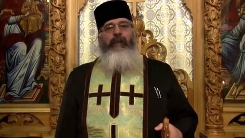 Doamne miluieste si ne share-uieste! El este cel mai “funky” preot din Romania! Razi in hohote cand vezi ce slujbe tine