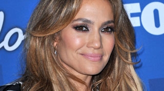 Jennifer Lopez va primi peste 700.000 de euro pentru a canta la o nunta in Ucraina!