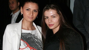 Am aflat exact ce face cea de-a treia sora Gabor la pomana mamei ei! In timp ce Monica si Ramona “decarteaza”, Alina...