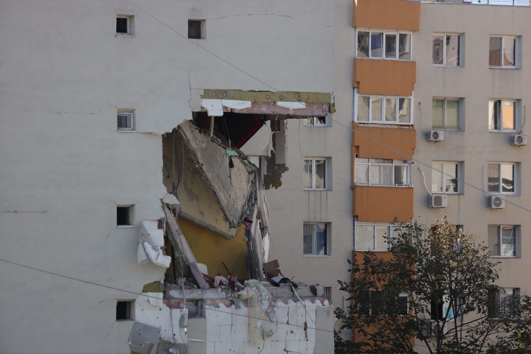 Explozie puternică într-un bloc de 8 etaje din cartierul Rahova/ sursă foto: ISU București