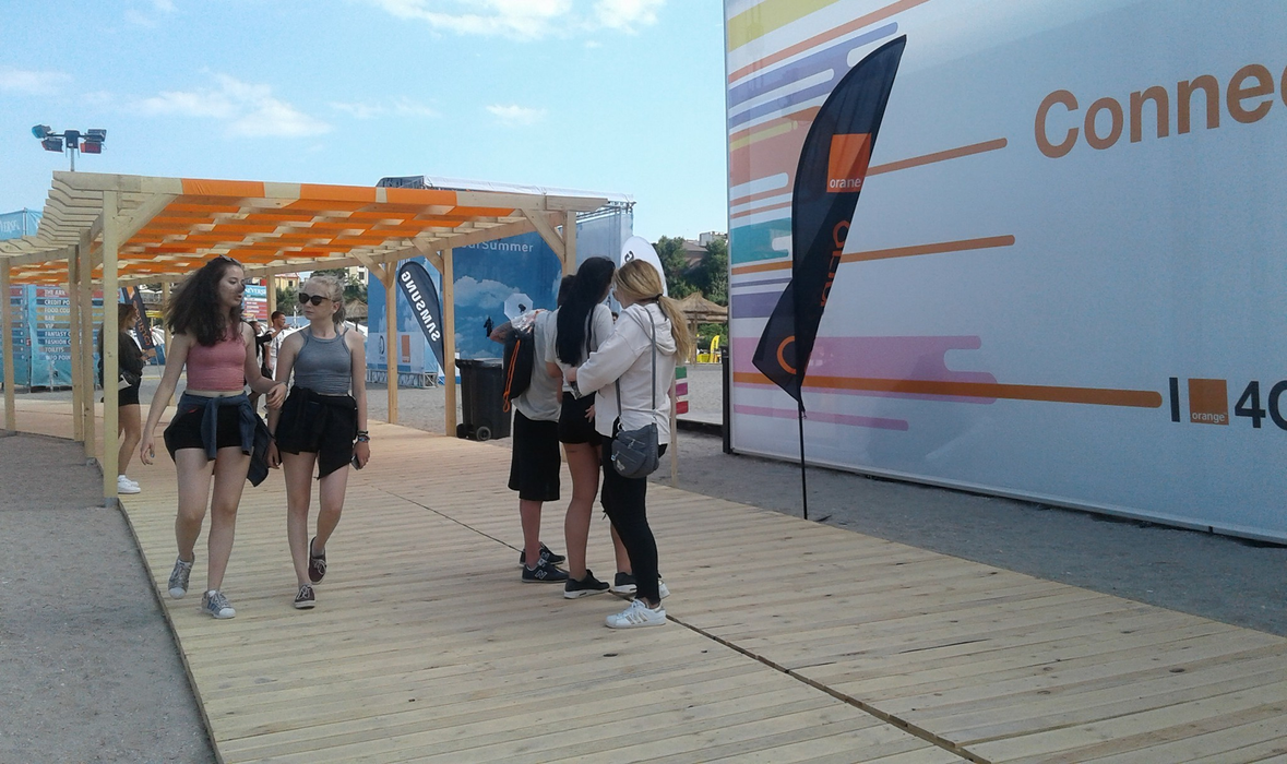 CANCAN.ro transmite cele mai tari momente. IMAGINI LIVE. Zeci de mii de oameni la NEVERSEA, cel mai mare festival de pe litoral