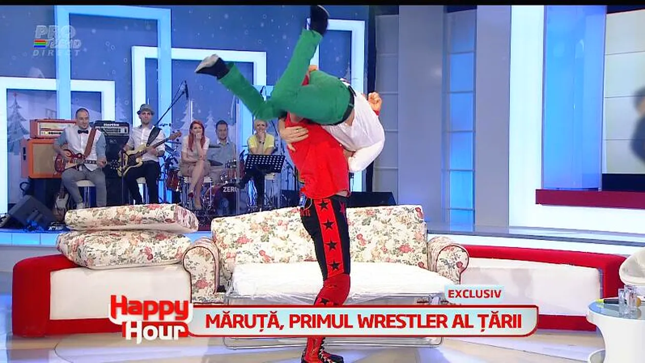 Măruţă, luat pe sus în propria emisiune. Celebrul wrestler Michael Majalahti l-a ridicat într-o mână şi a dat cu el de pământ
