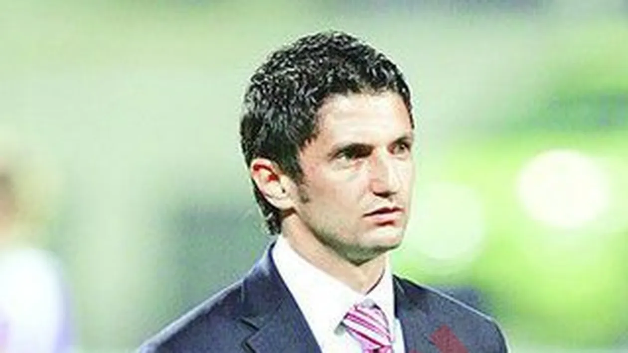 VIDEO Razvan Lucescu milos inainte meciului cu Bosnia: i-a dat 100 de lei unui barbat din fata bisericii