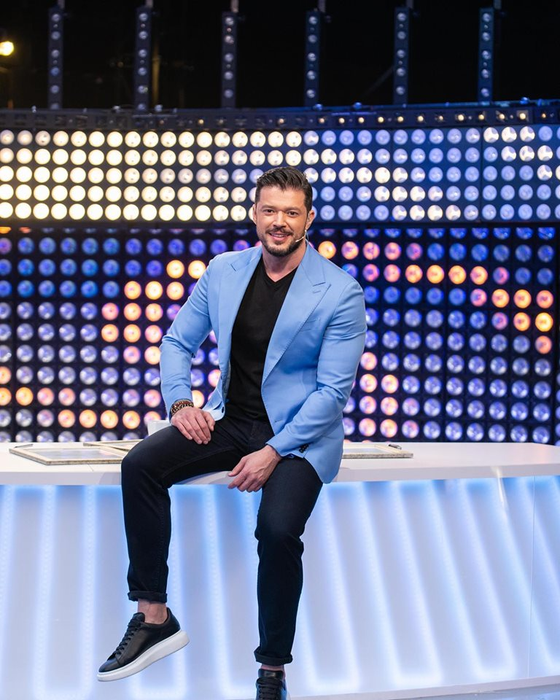 Victor Slav s-a căsătorit în secret?!. Fanii au reacționat imediat: ”Casă de piatră!”