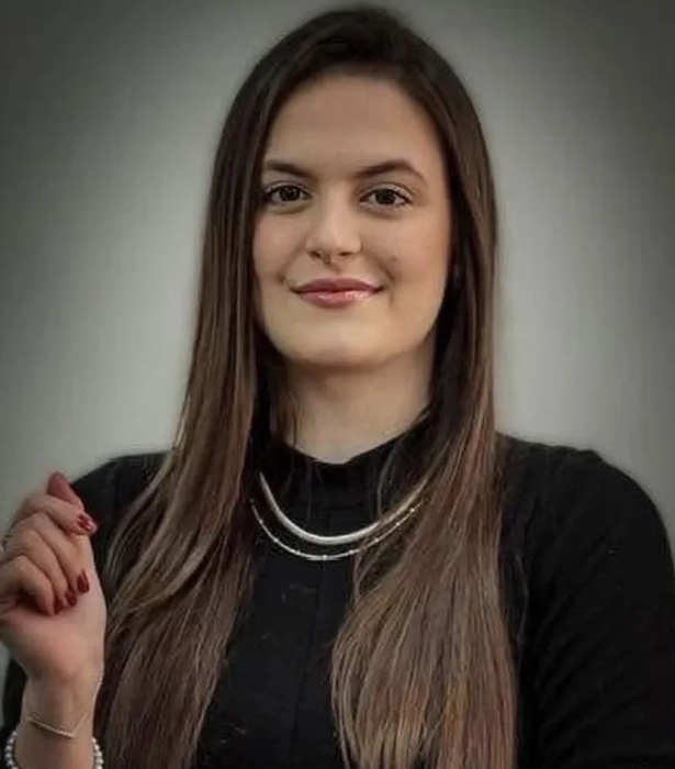 Leticia avea pietre la rinichi și a mers pe picioarele ei la un banal control! La scurt timp, tânăra a murit. Ce a pățit la spital