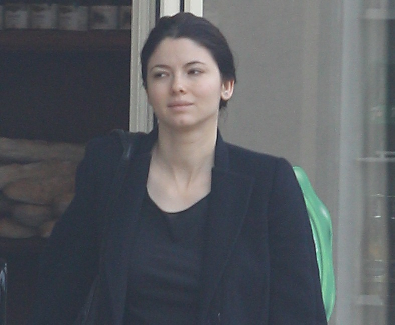Anca Lungu pare foarte afectată de despărţirea de tatăl fiicei ei
