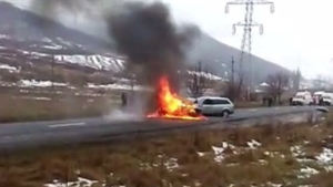 Accident cumplit în Buzău! Doi soți au ars de vii după ce mașina lor a fost lovită în plin de un autoturism intrat pe contrasens