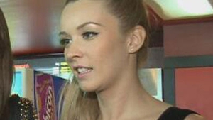 Uite ce inel imens are Diana Dumitrescu! Esti curios cum a pus mana pe el?