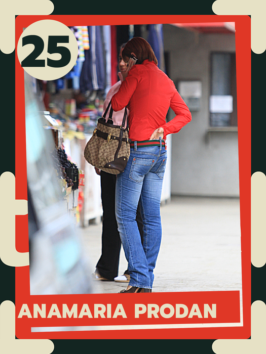 Top 30 vedete care își aranjează pantalonii într-un mod provocator