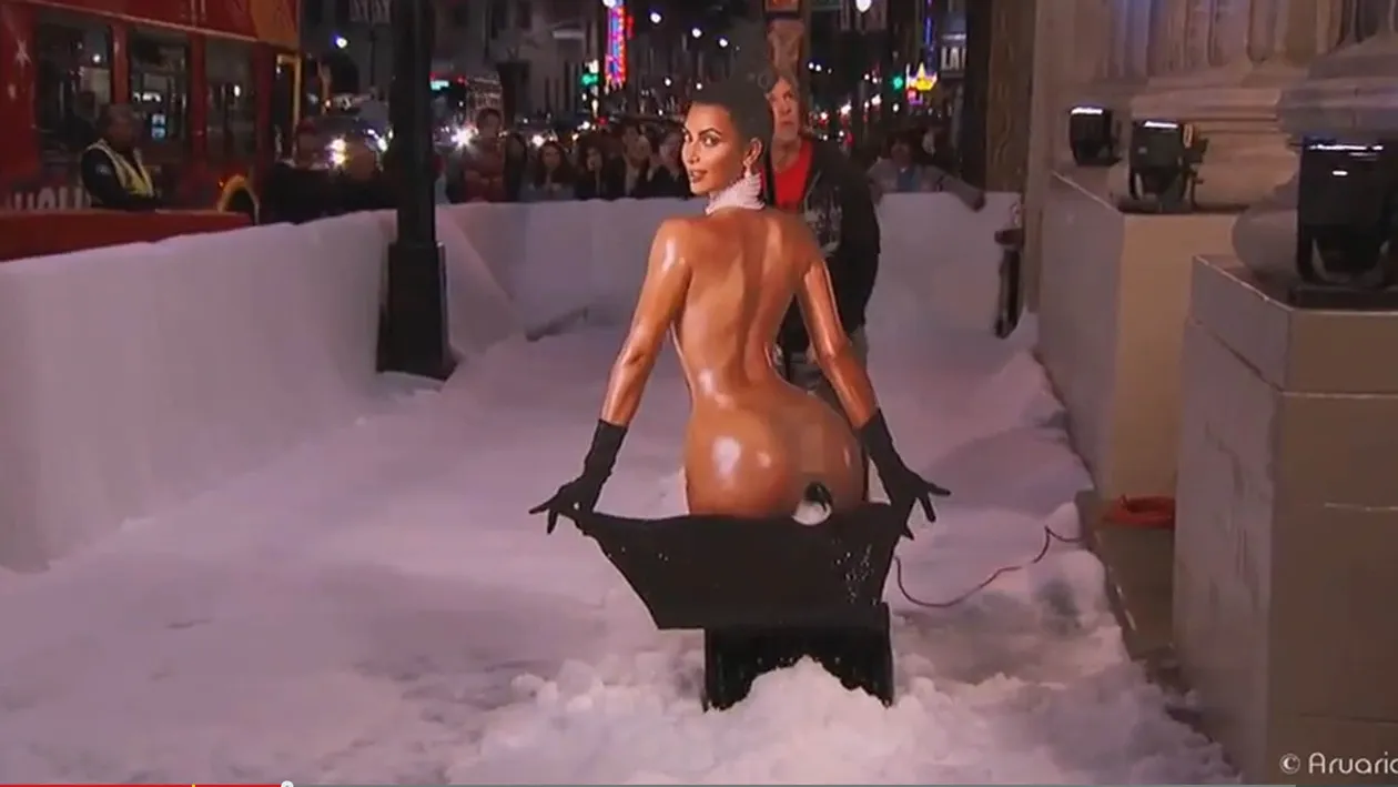 Kim Kardashian si Justin Bieber se bat pentru o romanca celebra. Vezi cine are castig de cauza