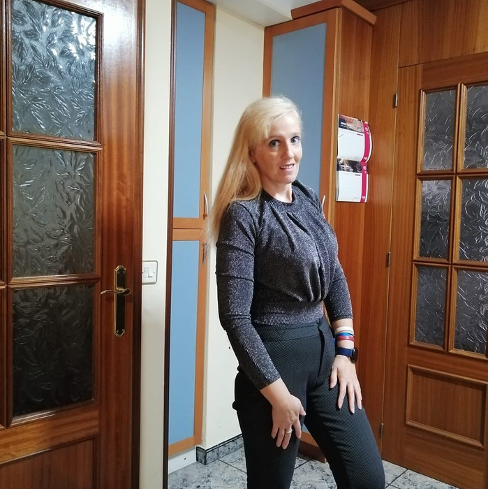Anca Luminița vrea să știe mai multe despre mama ei, care a murit la un an de la Revoluție (Foto: Facebook)