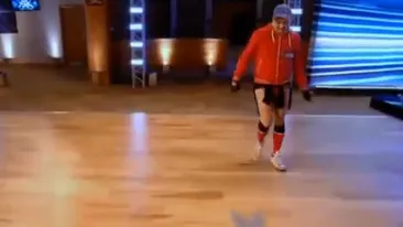 Ce vedeta de la noi si-a injectat Botox in buze, dar la cateva zile a aflat ca este la un pas de moarte! CULMEA! ESTE BARBAT!