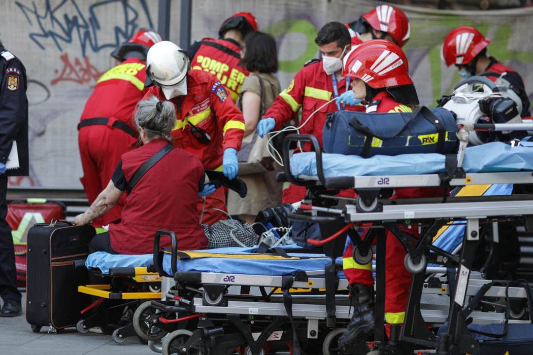 Haos la metrou, după incendiul de la Piaţa Romană! S-a activat Planul Roşu, 25 de oameni au avut nevoie de îngrijiri medicale de la expunerea la fum