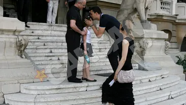 Anul acesta ne-au parasit multi artisti! Imagini tulburatoare de la inmormantarile care au emotionat o tara intreaga in 2011!