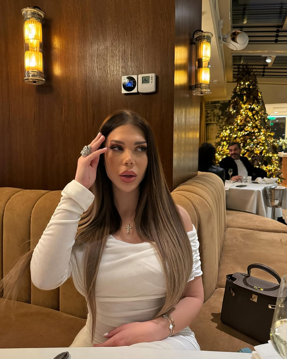 Cum l-a despărțit Gianina, mama copilului, pe Pescobar de iubită. ”Îl manipulează!” + Pe ce cheltuie banii afaceristului