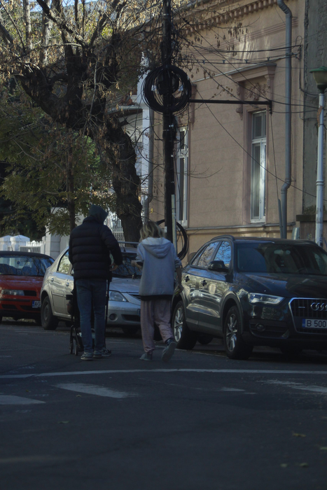 Flavia Mihășan, alături de iubitul și de fiul său, la plimbare