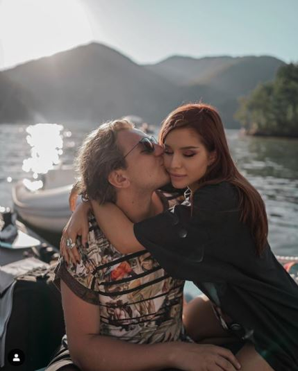 Carmen Grebenișan este însărcinată cu Alex Militaru? Vloggerița a mărturisit într-o filmare: “Asta este camera copilului” | FOTO
