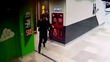 A încercat să violeze o femeie în toaleta unui centru comercial din București! Ce s-a întâmplat imediat