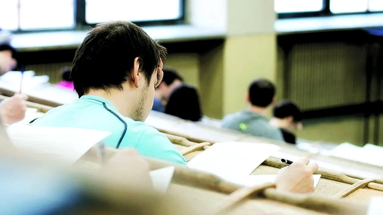 BAC-ul de la toamna va fi la fel de greu! Profesori exigenti si camere de filmat in fiecare sala!
