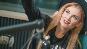 Primele imagini cu Oana Radu dupa operatie! Vezi cum se simte artista la terapie intensiva!