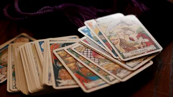 Cartea de Tarot a zilei de 8 ianuarie 2026. Asul de Bâte, cartea zilei: începuturi curajoase și focul care pune lucrurile în mișcare