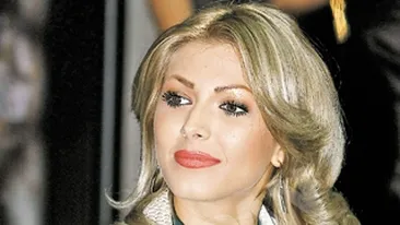 Ilinca Vandici se pricepe la gatit! Ciorba de burta si aripioarele  la cuptor imi ies cel mai bine!