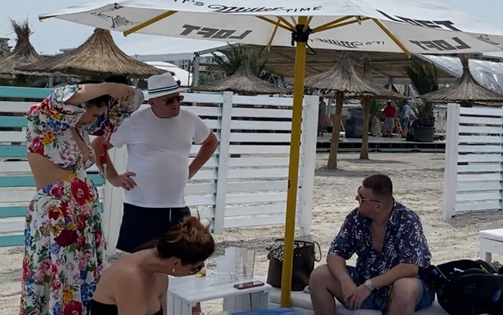 Claudiu Pătrașcu și iubita lui, Diana, au plecat la mare cu bebelușul