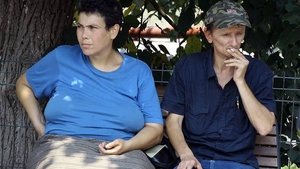IOANA TUFARU a şocat pe toată lumea când a apărut la spectacolul de comemorare a mamei ei, ANDA CĂLUGĂREANU! S-a aranjat, s-a coafat, dar nu a putut ascunde kilogramele în plus care îi pun din nou sănătatea în pericol!