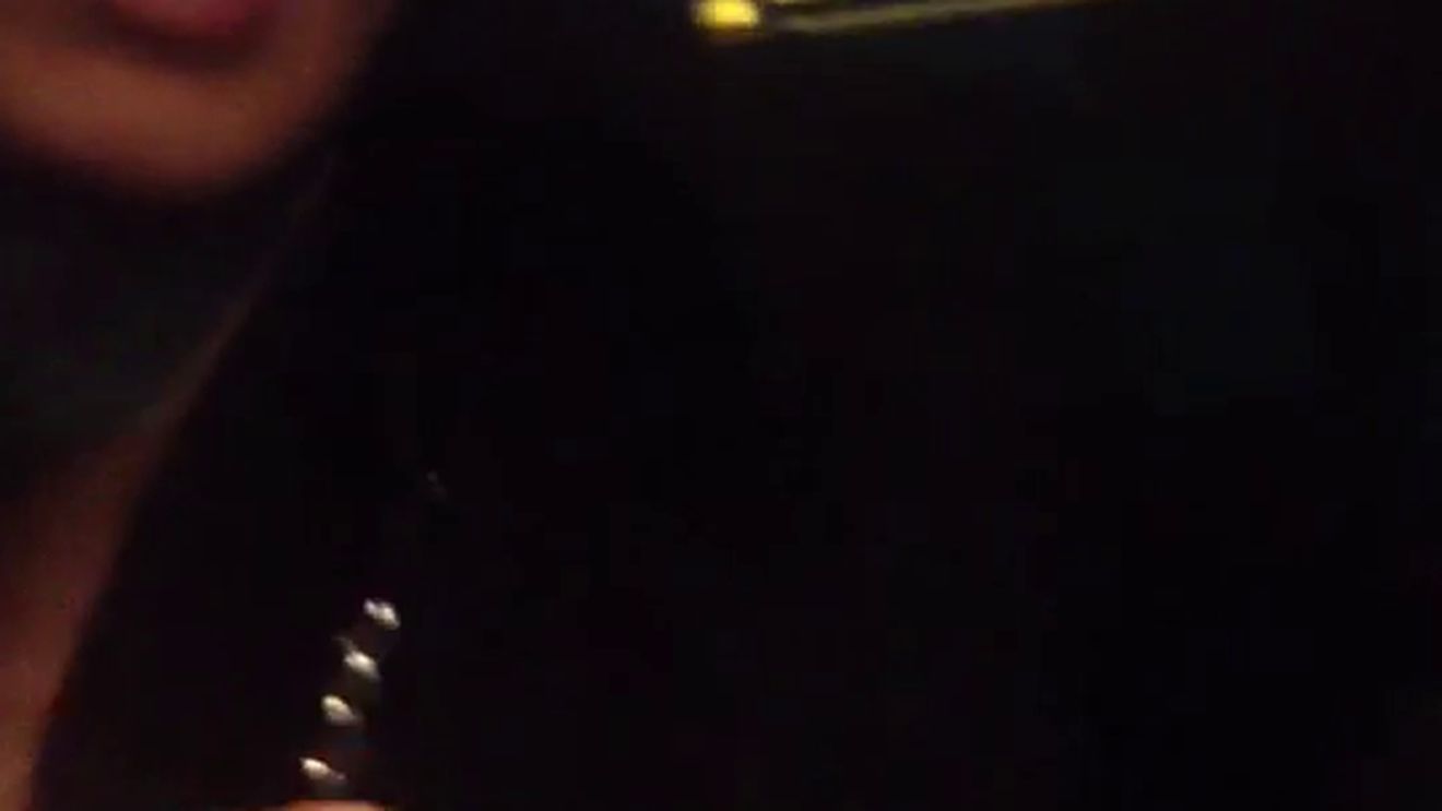 Oana Zavoranu ii jura credinta vesnica lui Florin Salam, pe manele! Tot episodul “amoros” a fost filmat intr-o masina!